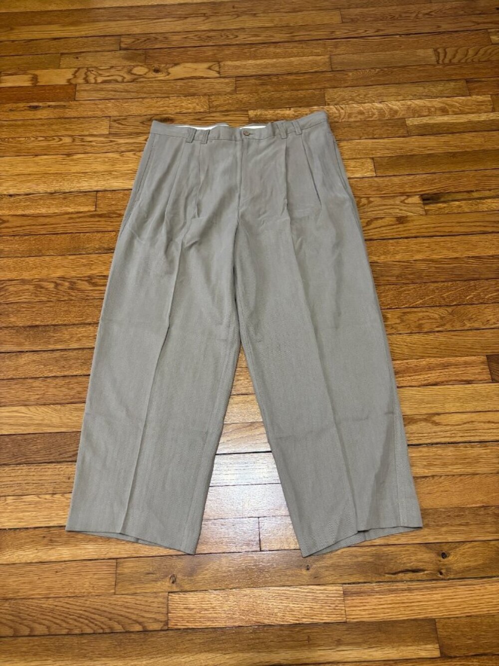 Baracuta Mens 100% Silk Dress Pants Size 36x26 Brown Pleated Relaxed Trousers